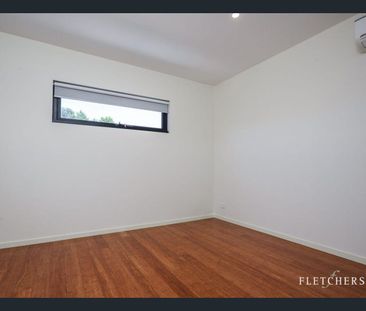 Spacious and Modern 4 Bedroom Townhouse - Photo 6