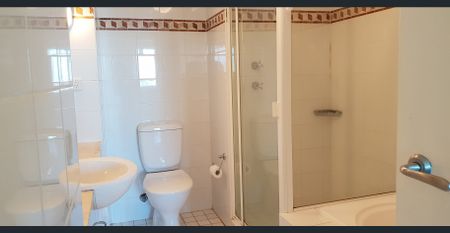 The Peak -Unfurnished Two bedroom apartment with city and water views - Photo 3