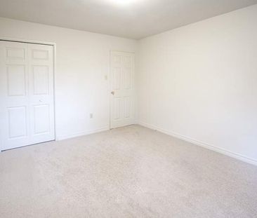 Springbank Gardens - Photo 2