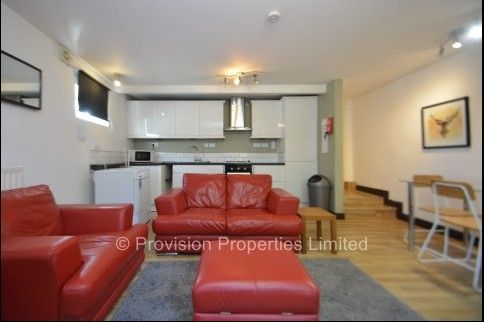 2 Bedroom Flats in Headingley - Photo 1