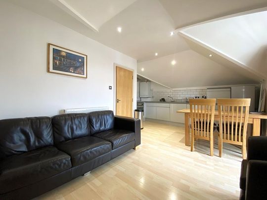 2 bedroom flat to rent - Photo 1