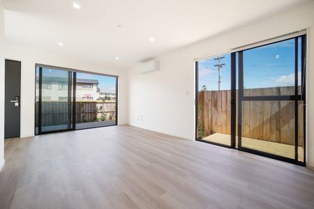 Brand new in Mt Wellington. - Photo 3