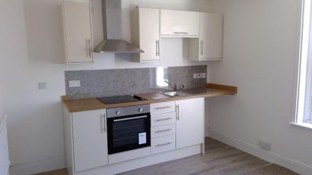 1 bedroom flat to rent - Photo 3