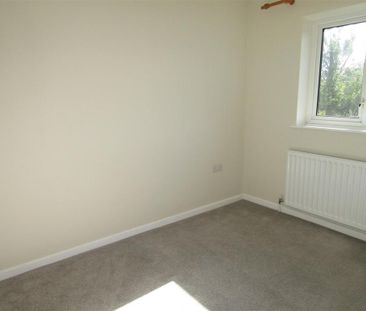 3 bedroom end of terrace house to rent - Photo 1