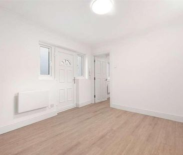 Ground Floor, Uxbridge Road, London, W12 - Photo 5