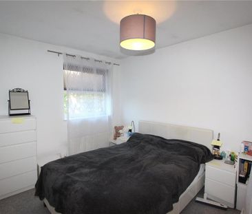 3 bedroom end of terrace house to rent - Photo 5