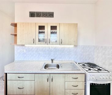 Pronájem bytu 2+1 56 m² - Fotografie 2