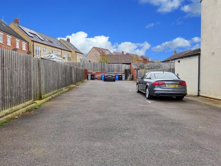 Cranford Road, Burton Latimer - Photo 4