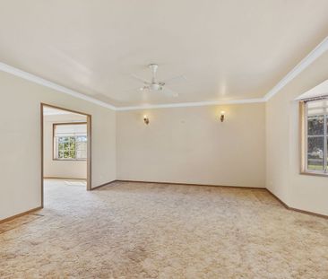 Spacious Family Home with Beautiful Outlook - Photo 1