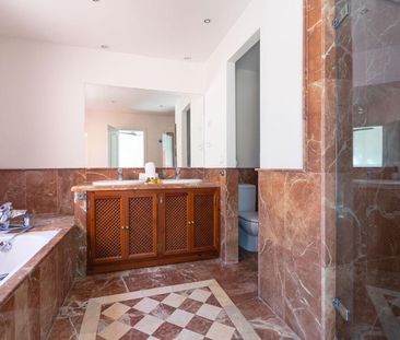 Townhouse in Marbella - Photo 4