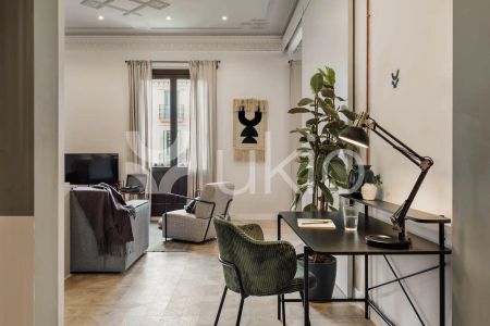 Apartamento de alquiler en Carrer de Fontanella, Barri Gòtic - Photo 4