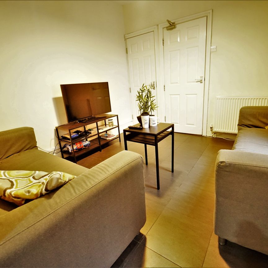 29 Kimbolton Avenue, NG7 1PS, NOTTINGHAM - Photo 1