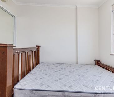 CENTRAL APARTMENT LIVING! Available from 20th April 2026. - Photo 6