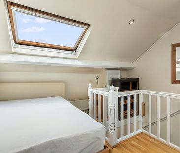 4 Bedroom Mid Terraced House - Photo 4