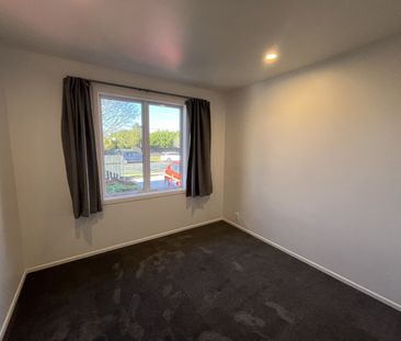 3 Bedroom Home Plus Outside Room! - Photo 5