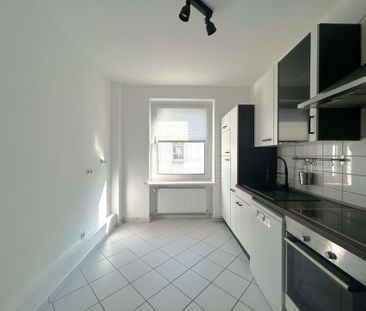 Helle 3 Zimmerwohnung mit Einbauküche und Balkon | Südstadt! - Photo 1