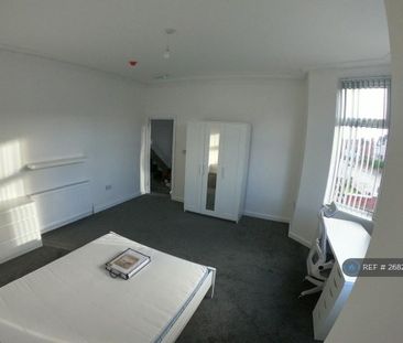 6 bedroom semi-detached house to rent - Photo 3