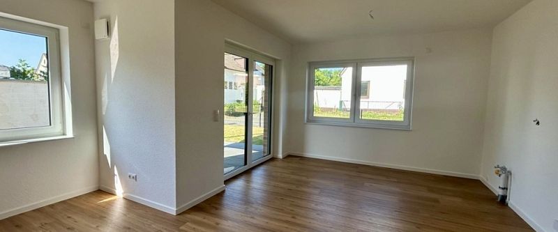 Erstbezug, inkl. EBK im modernen und ebenerdigen Neubau - Foto 1