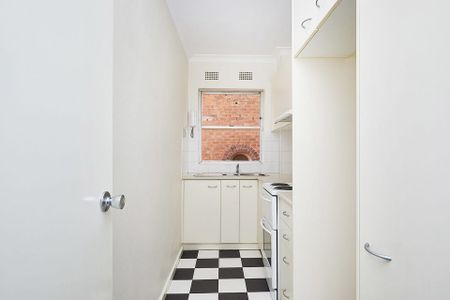 2/62 Middle Head Road, - Photo 2