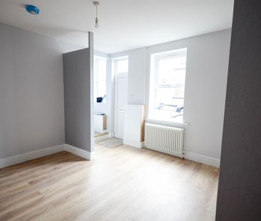 2 bed house to rent in Robert Street, South Shields, NE33 - Photo 2