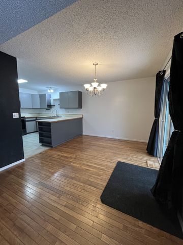 MILLIONS CONDO - 1 - Photo 4