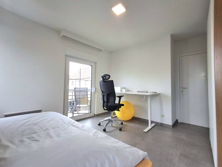 INSTAPKLAAR APPARTEMENT MET RUIME GARAGE IN HARTJE RUISELEDE - Photo 3