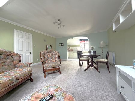 2 bedroom apartment to rent - Photo 2