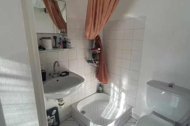 AIX EN PROVENCE, Location T2, Quartier La Beauvalle - Photo 1