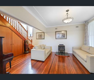 Delightful Family home in desired lifestyle location!! - Photo 1