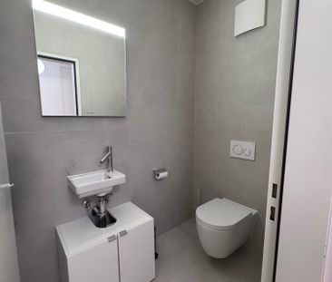 Spacious 6.5-Room Ground Floor Apartment with Private Garden and Te... - Photo 6