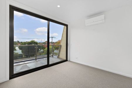 Unit 2/1 Winton Street, Burwood. - Photo 2