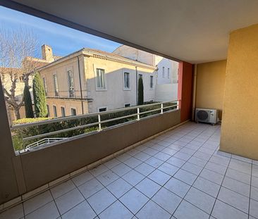 NIMES - Appartement T2 de 45 m2 avec terrasse et climatisation, - Photo 3