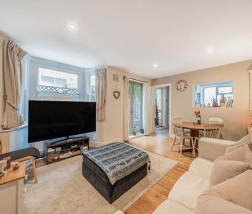 2 bedroom flat to rent - Photo 3