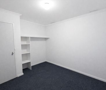 Spacious Family Home with Outdoor Entertaining & Secure Parking in ... - Photo 1