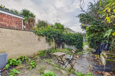 4 bedroom House To Let - Photo 5