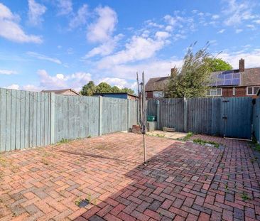 2 bedroom terraced house to rent - Photo 2