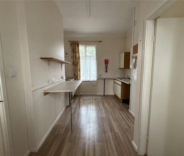 2 bedroom end of terrace house to rent - Photo 2