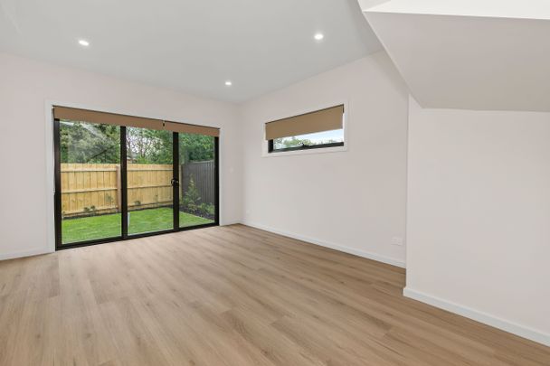 Modern 2-Bedroom Unit in Lalor - Photo 1