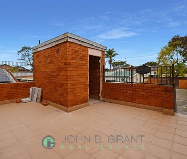 ACCROSS THE ROAD FROM SEFTON TRAIN STATION! - Photo 5