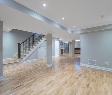 For Lease - 10 Orleans Circle, Vaughan, Ontario - Photo 2