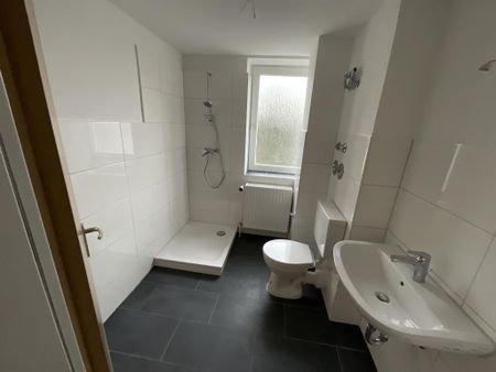 Wohnen direkt am Wasser! 2-ZKB-Balkonwohnung mit Einbauküche direkt am Bontekai zu vermieten! - Photo 5