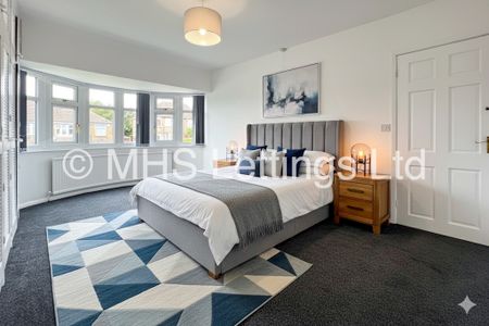 4 Bedroom Semi-Detached House for rent in Carr Manor Avenue - Photo 2