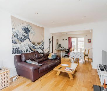 3 bedroom semi-detached house to rent - Photo 6