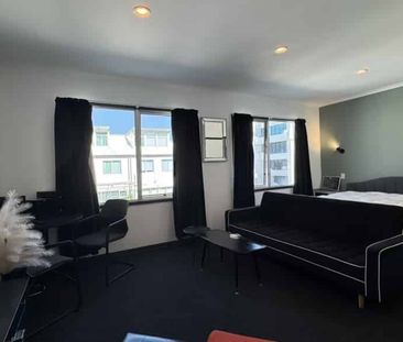 PRINCES WHARF STUDIO APARTMENT - Photo 1