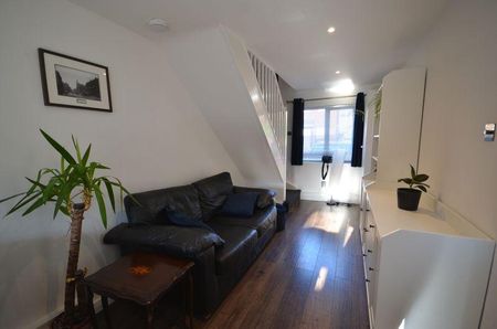 2 bedroom end of terrace house to rent - Photo 5