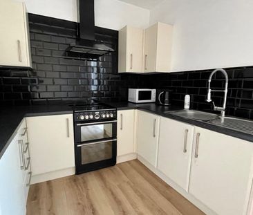 3 bedroom House To Let - Photo 5