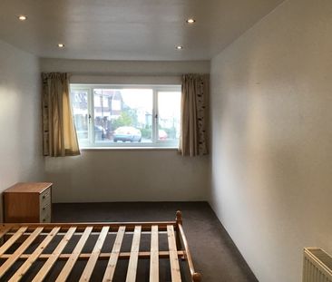 1 Bed Flat, The Parade, S12 - Photo 3