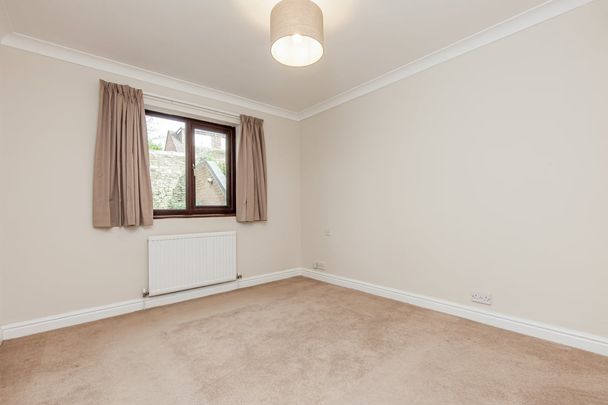 Green Lane, Woodstock - Photo 1