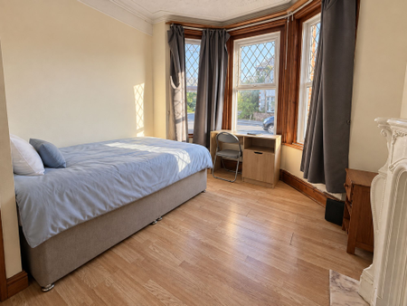Ensbury Park Road, Bournemouth, BH9 - Photo 3