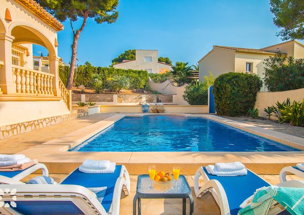 Rent villa SARA